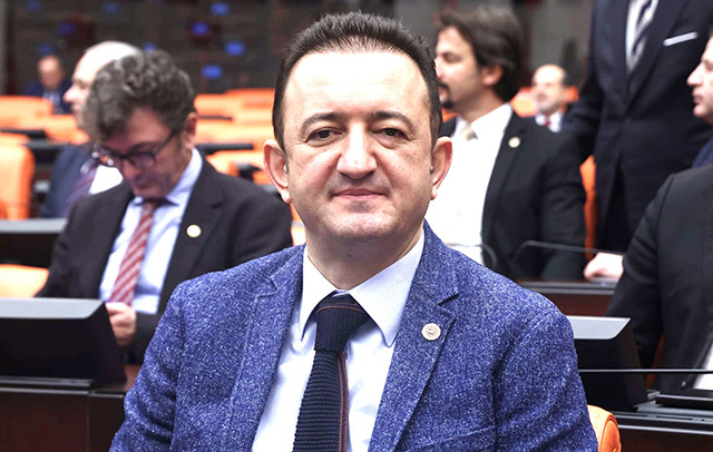 baris-bektas-foto.jpg