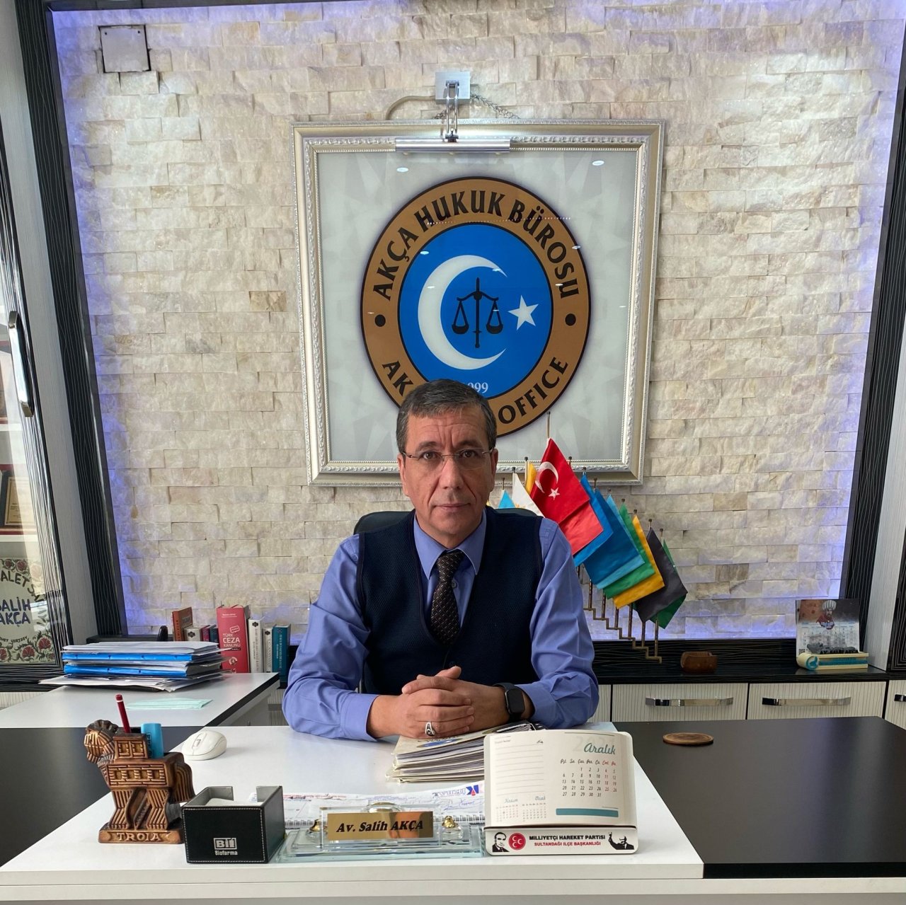 av-salih-akca.jpg