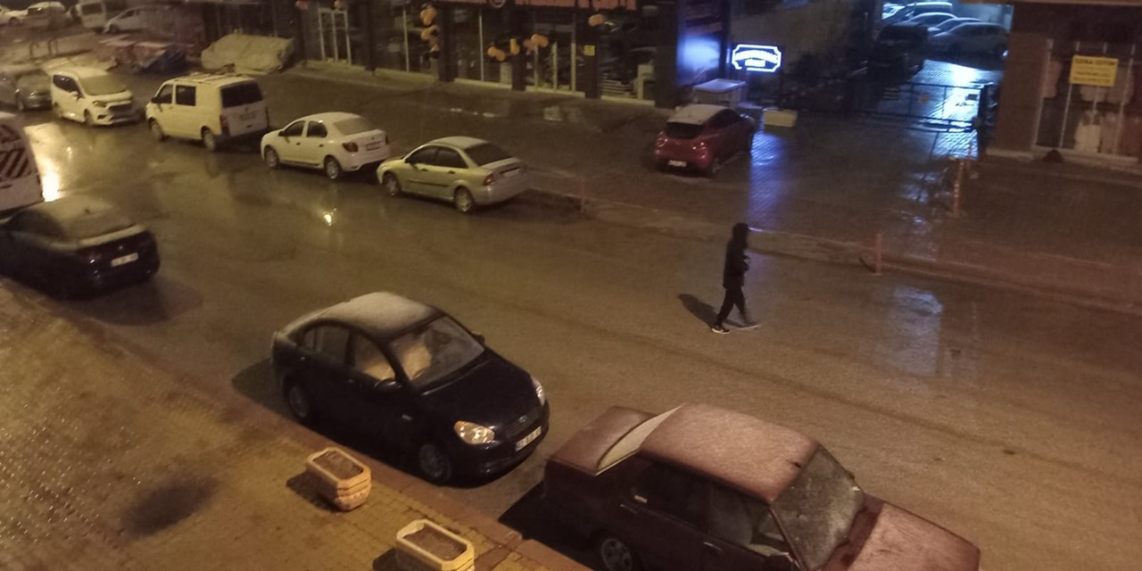 kara taşıtı, taşıt, araç, tekerlek, dış mekan içeren bir resim Açıklama otomatik olarak oluşturuldu