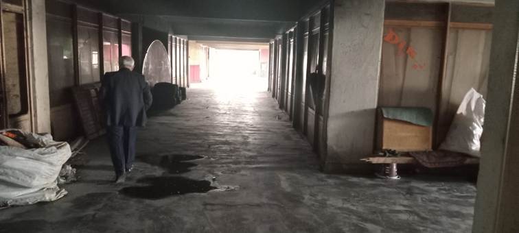 iç mekan, yarıda bırakılmış, vazgeçilmiş, oda, duvar içeren bir resim Yapay zeka tarafından oluşturulan içerik yanlış olabilir.