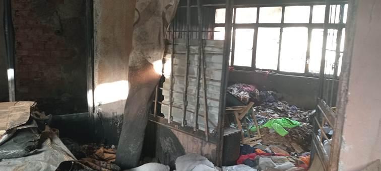 iç mekan, ev, duvar, pencere içeren bir resim Yapay zeka tarafından oluşturulan içerik yanlış olabilir.