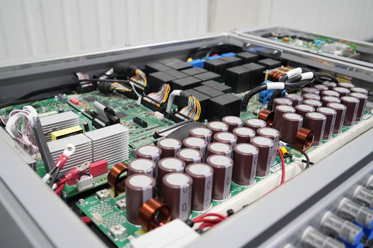 devre, elektronik mühendisliği, elektronik donanım, elektronik bileşen içeren bir resim Yapay zeka tarafından oluşturulmuş içerik yanlış olabilir.